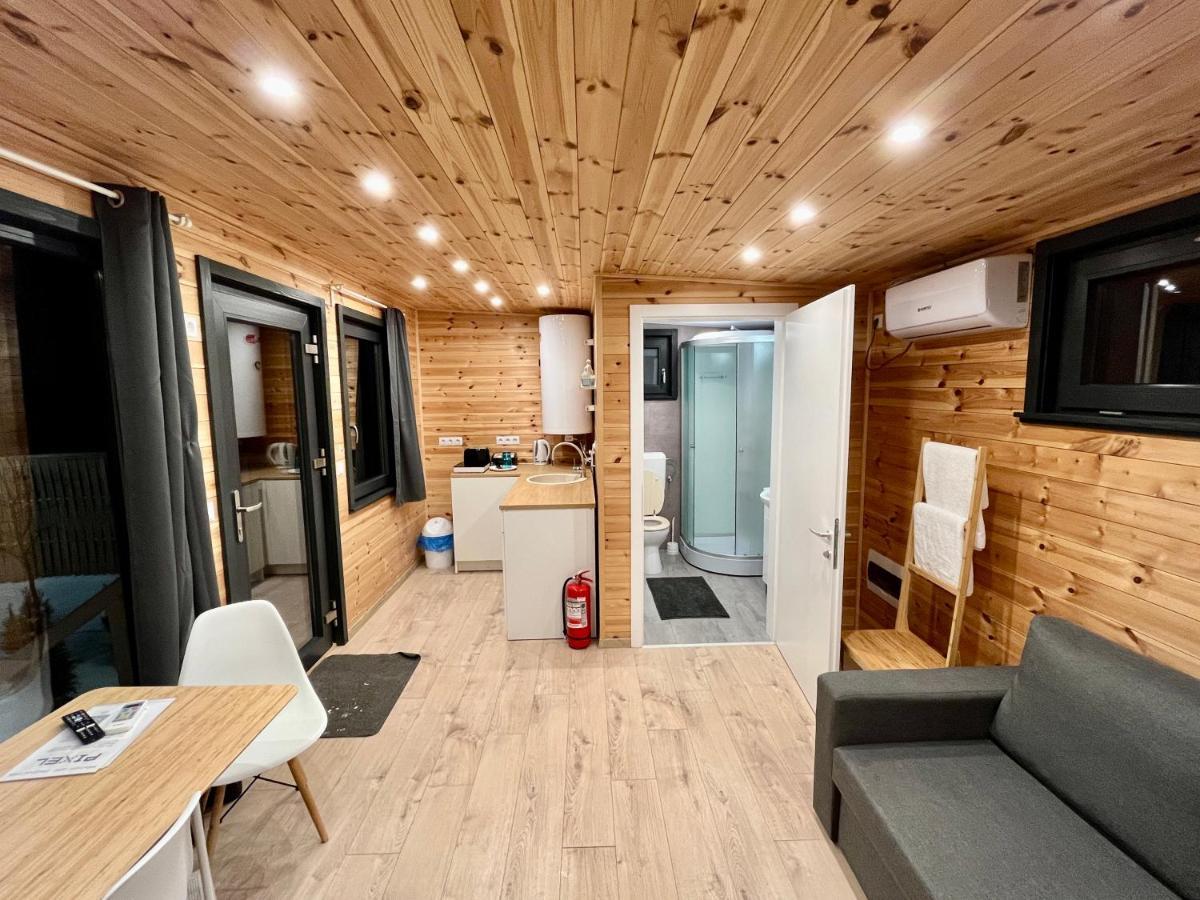 Pixel - Tiny Campus Villa Tirgu Secuiesc Ngoại thất bức ảnh